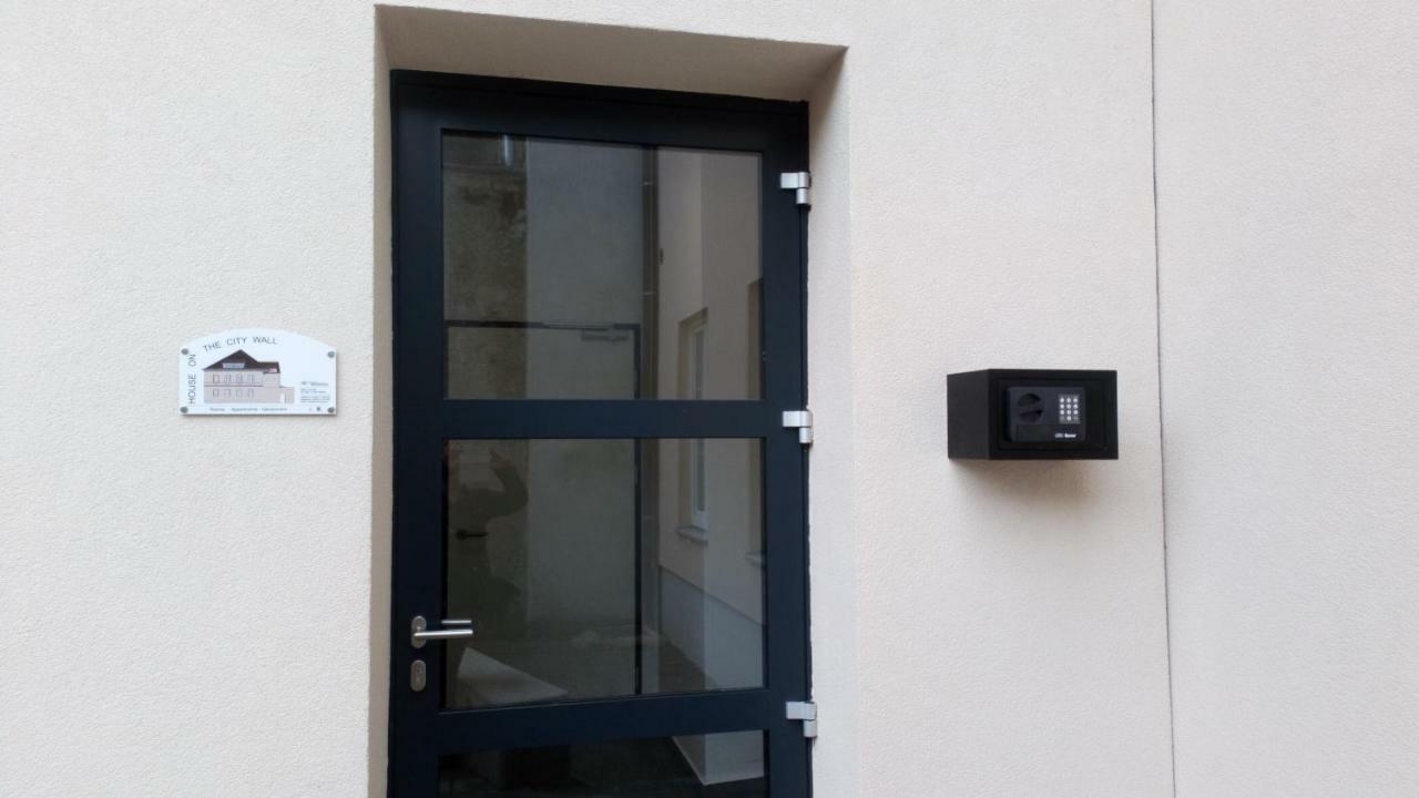 Bajta Na Obzidju Apartment Maribor Bagian luar foto